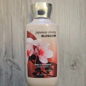 Bath & Body Works Japanese Cherry Blossom Daily Nourishing Body Lotion - 8 FL OZ